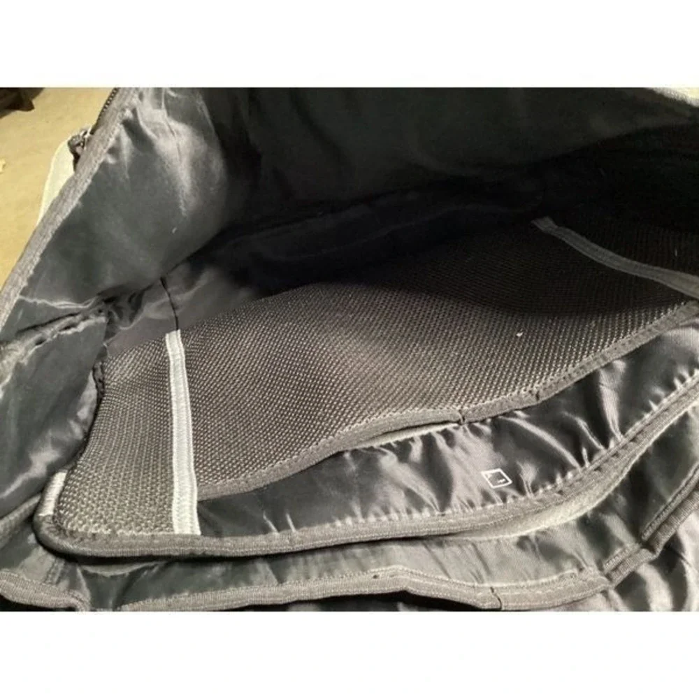 Tarsus computer bag, gently used, pet‎ friendly home